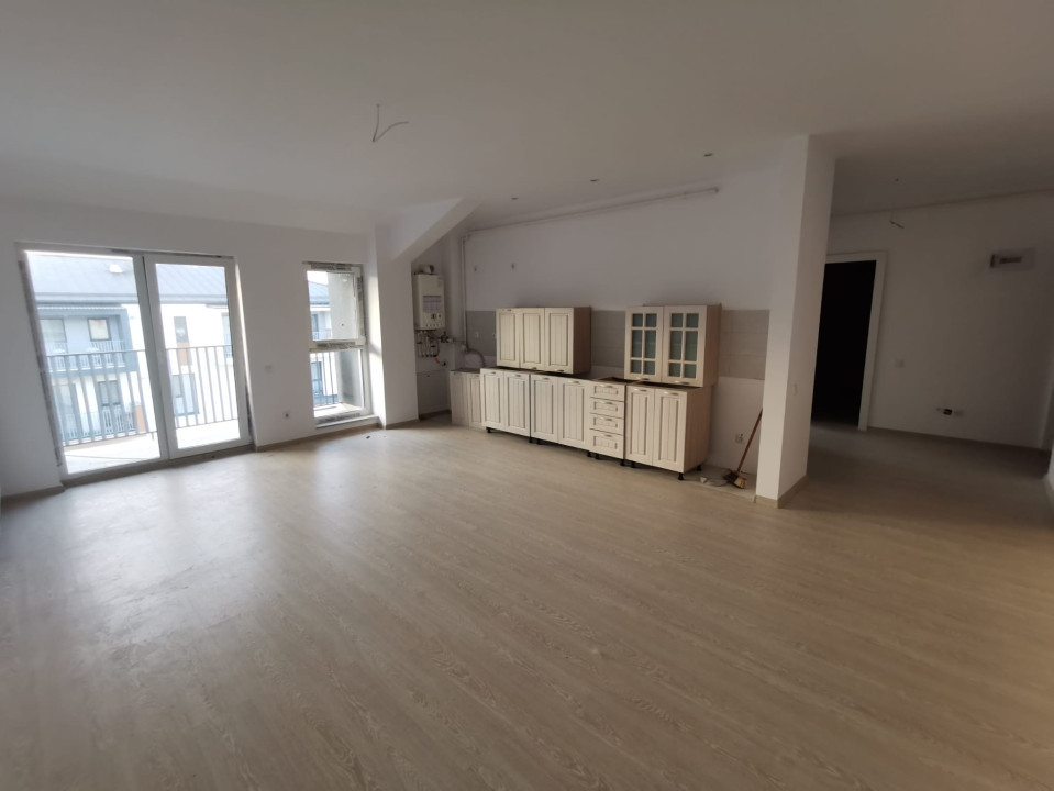 Apartament de 3 camere, 2 bai, 75 mp, parcare subsol, zona Eroilor