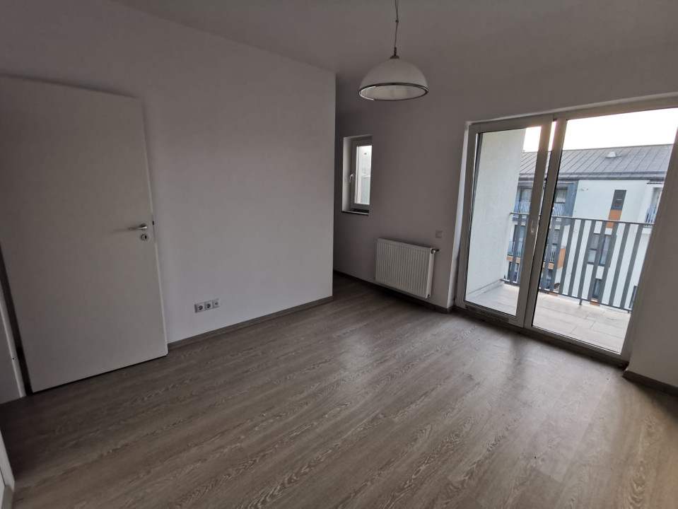 Apartament de 3 camere, 2 bai, 75 mp, parcare subsol, zona Eroilor