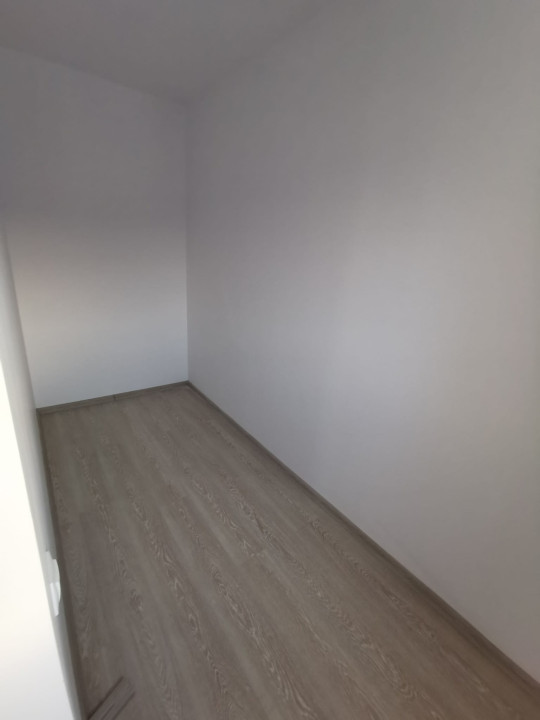 Apartament de 3 camere, 2 bai, 75 mp, parcare subsol, zona Eroilor