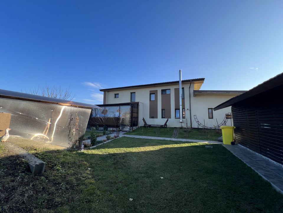 Casa de vanzare + teren  de 2,900 mp, zona Avram Iancu 