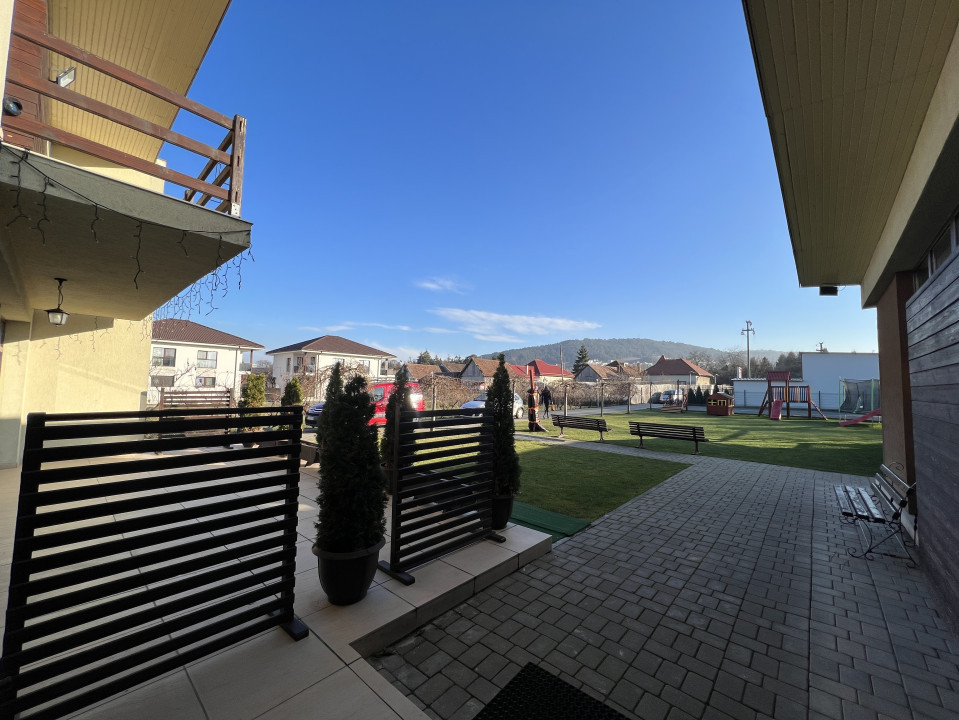 Casa de vanzare + teren  de 2,900 mp, zona Avram Iancu 