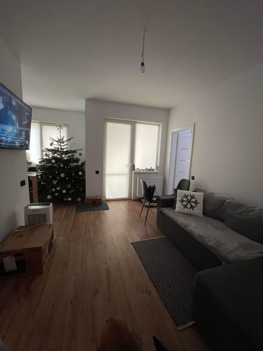 Apartament cu 2 camere,zona Vivo