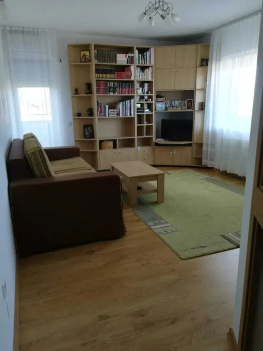 Apartament de 2 camere, 51mp, 3 balcoane, zona Apahida