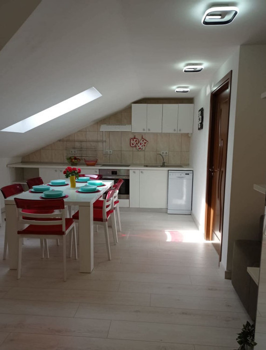 Ocazie! Apartament de 3 camere, 97mp, mobilat-utilat zona Zorilor