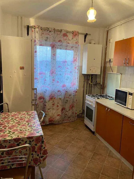 Apartament de 3 camere, decomandat, 62mp, 2 balcoane, zona Marasti