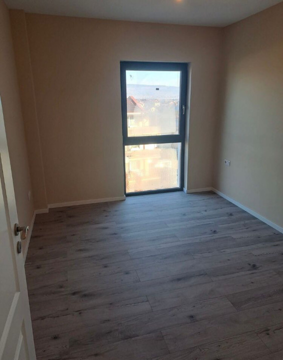 Apartament cu 3 camere,2 bai,balcon,terasa si parcare subterana