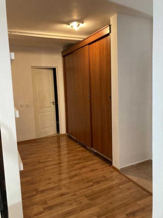 Apartament de 2 camere, 60 mp, etaj intermediar, parcare, zona Terra