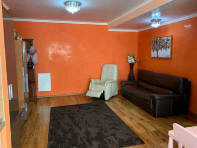 Apartament cu 3 camere,etajul 1