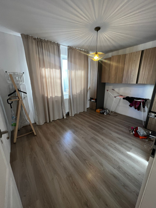 Apartament cu 2 camere semidecomandat, 52 mp, zona Tautiului