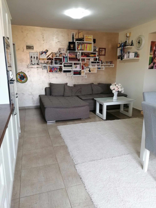 Apartament de 3 camere, 62 mp, parcare, strada Florilor nr. mici