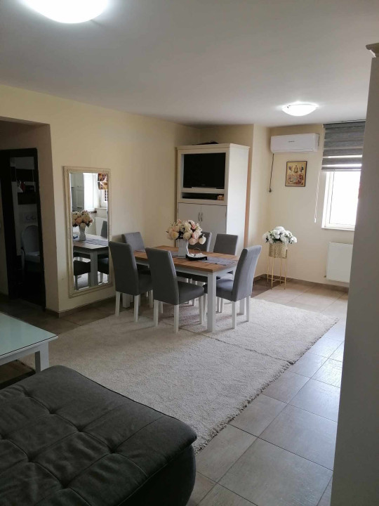 Apartament de 3 camere, 62 mp, parcare, strada Florilor nr. mici