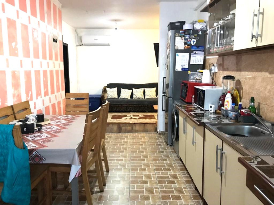 Apartament cu 3 camere, 64 mp, parcare, zona Florilor