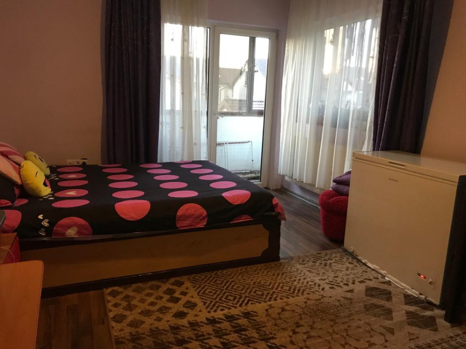 Apartament cu 3 camere, 64 mp, parcare, zona Florilor