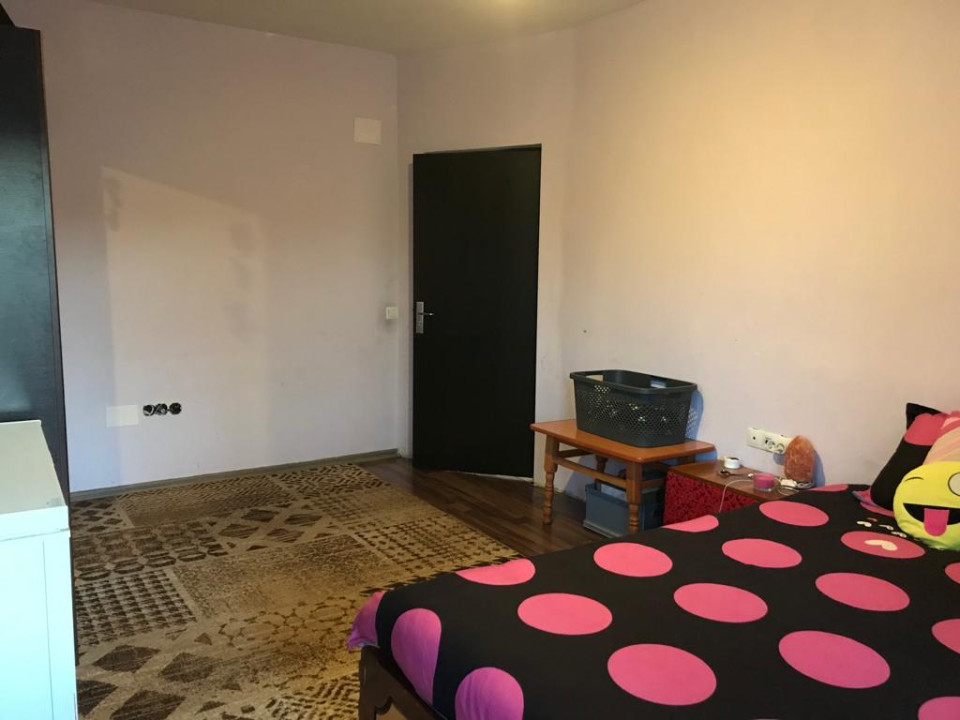 Apartament cu 3 camere, 64 mp, parcare, zona Florilor