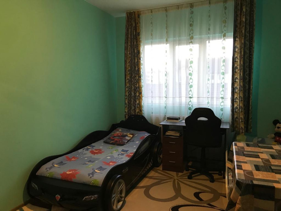 Apartament cu 3 camere, 64 mp, parcare, zona Florilor