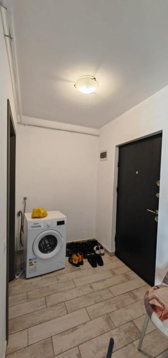 Apartament de 2 camere, 48mp, balcon, etaj intermediar, zona Viitorului