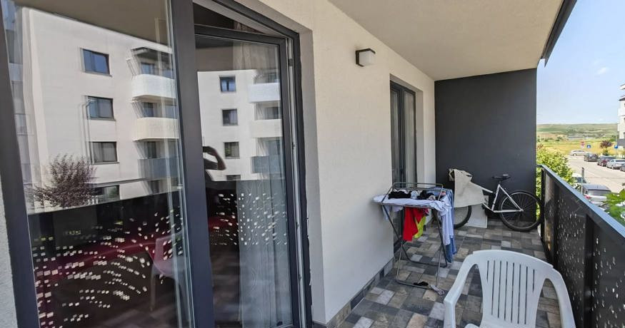 Apartament de 2 camere, 48mp, balcon, etaj intermediar, zona Viitorului