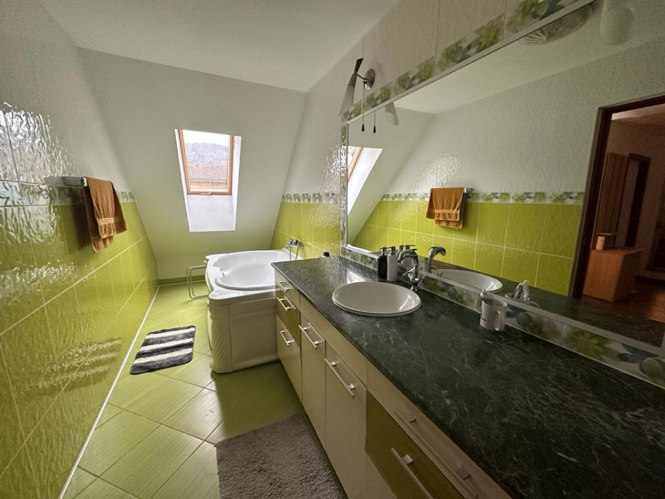 Apartament 3 camere 72 mp utili, parcare, Porii