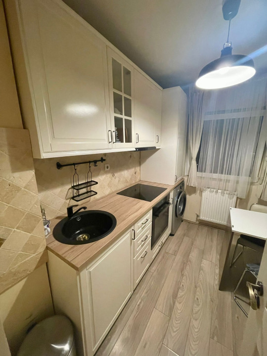 Apartament cu 2 camere, 51 mp, etajul 1, zona Eroilor