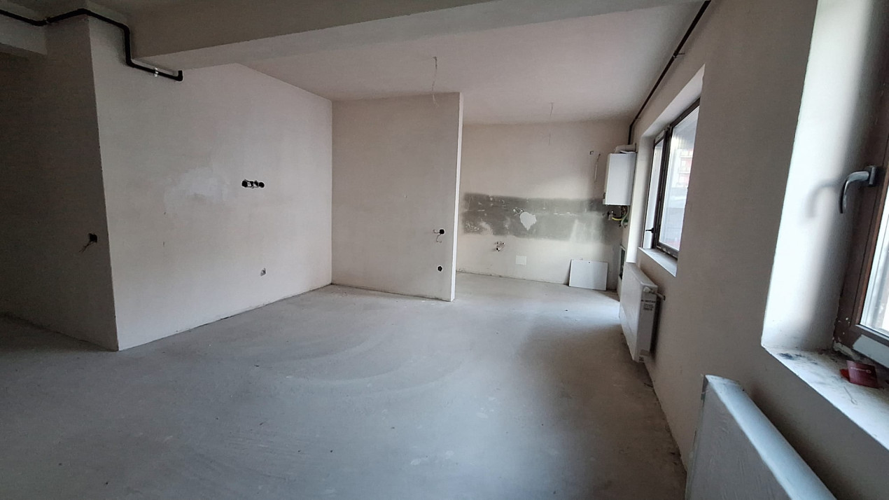 Apartament de 3 camere, 2 bai, 2 balcoane, parcare subterana, zona Sub Cetate