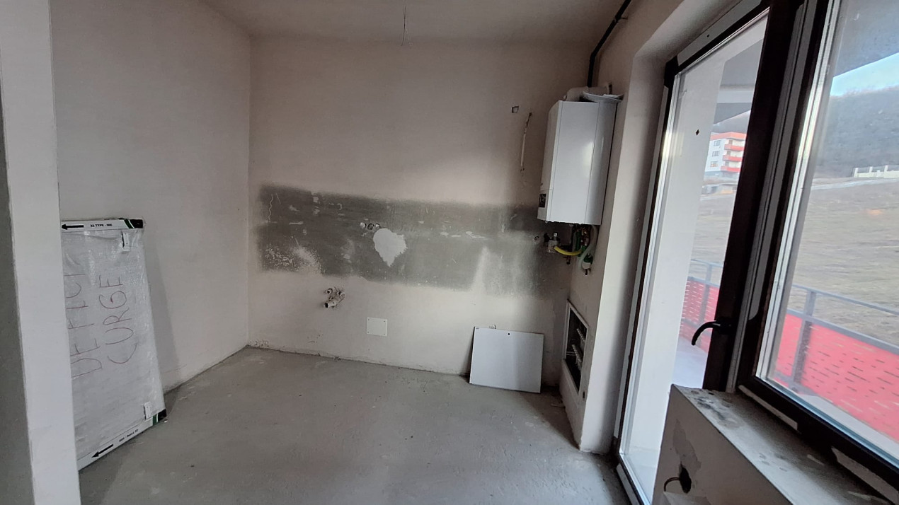 Apartament de 3 camere, 2 bai, 2 balcoane, parcare subterana, zona Sub Cetate