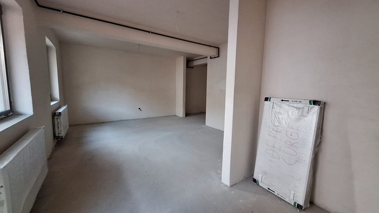 Apartament de 3 camere, 2 bai, 2 balcoane, parcare subterana, zona Sub Cetate