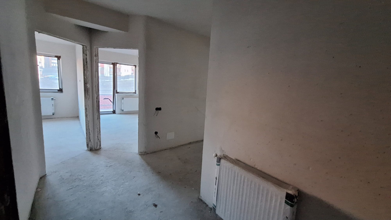 Apartament de 3 camere, 2 bai, 2 balcoane, parcare subterana, zona Sub Cetate