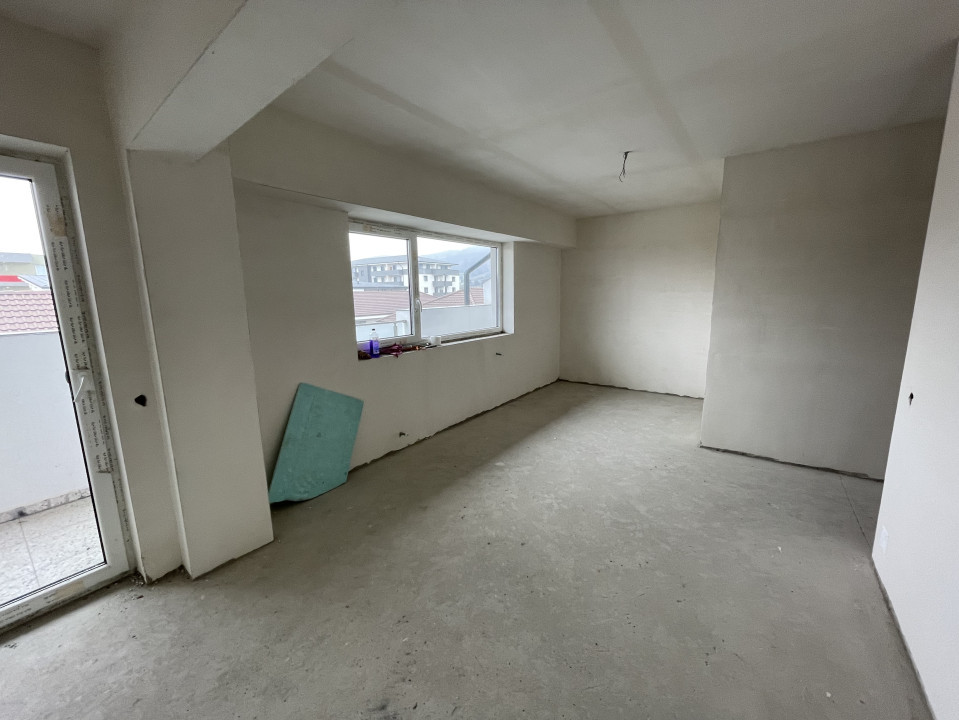 Apartament de 3 camere, semifinisat, 65,67 mp, 2 dormitoare, zona Terra