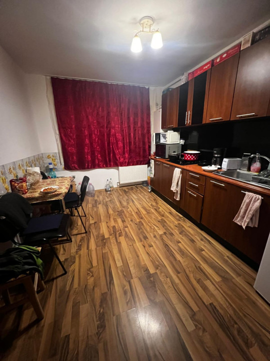 Apartament de 2 camere decomandat, 54 mp utili, zona Eroilor