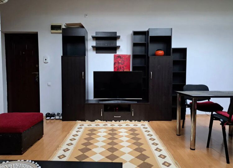 Apartament de 50 mp.si terasa de 32 mp.