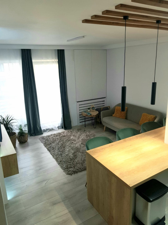 Apartament de 3 camere , Lux, 64 mp, parcare , Sesul de Sus