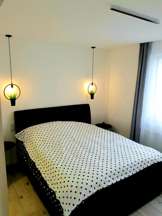 Apartament de 3 camere , Lux, 64 mp, parcare , Sesul de Sus