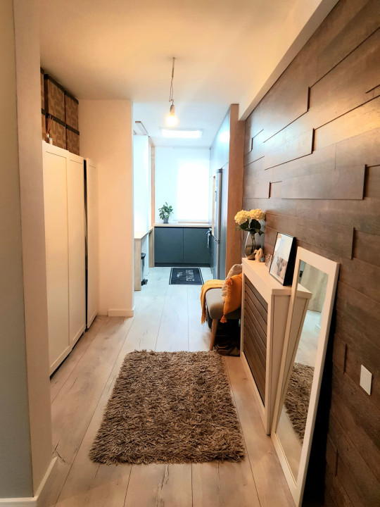 Apartament de 3 camere , Lux, 64 mp, parcare , Sesul de Sus