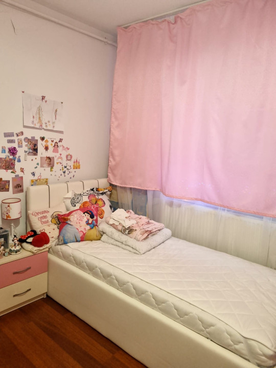 Apartament de 3 camere, 70 mp, parcare, zona Vivo