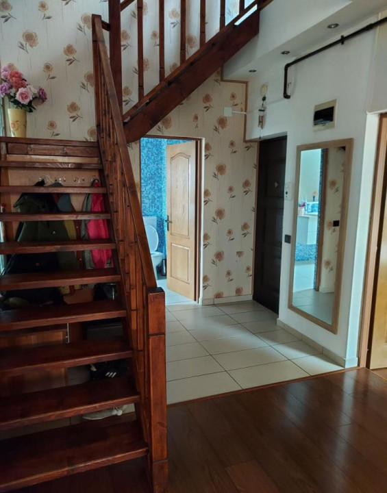 Apartament de 3 camere , 108 mp utili , zona Porii