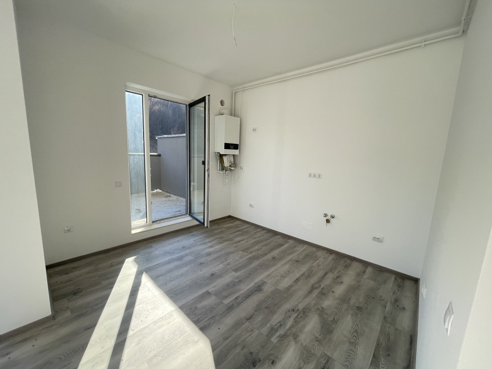 Apartament de 3 camere, 77 mp, 67 mp terasa, parcare, Zona Teilor