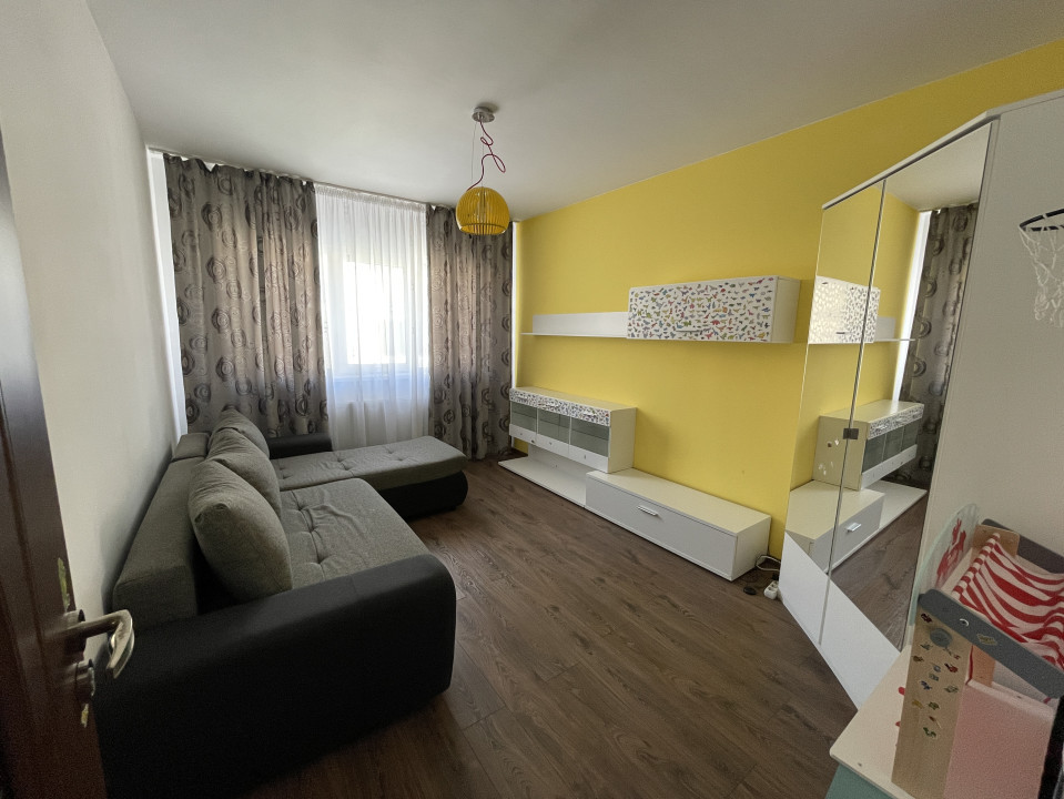 De inchiriat,Apartament de 3 camere, Parcare, Zona Vivo