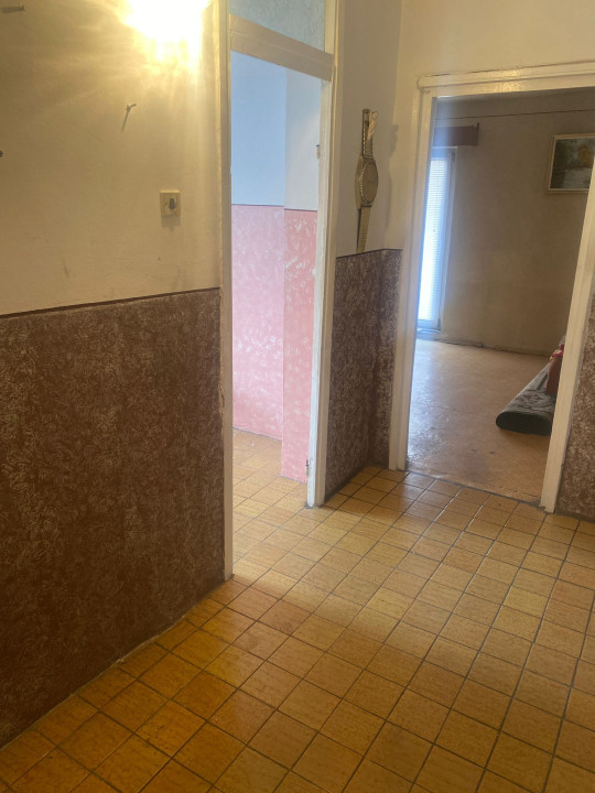 Apartament de 3 camere renovabil, 70 mp, zona Fabricii de Zahar