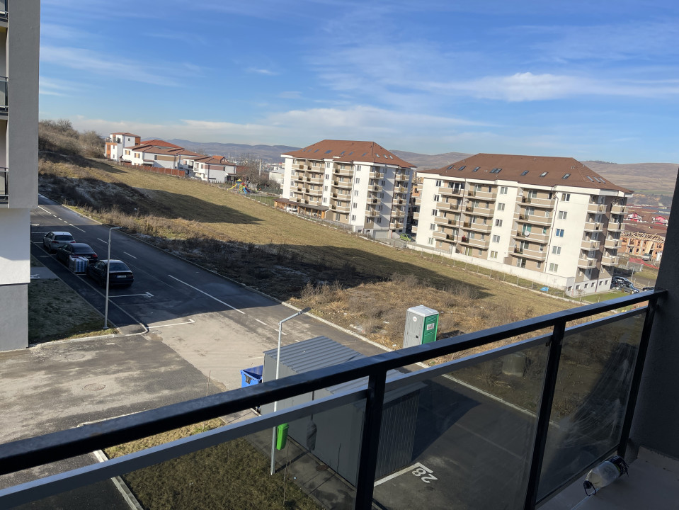 Apartamente de 3 camere, 70 mp, 6 mp balcon, finisate, Zona Teilor