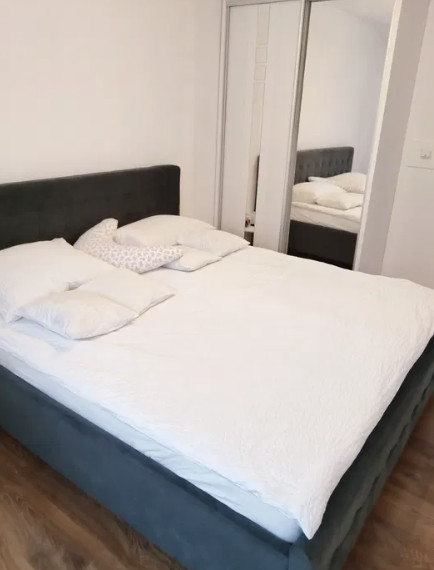 Apartament de 2 camere, 42 MP, 2 locuri de parcare, strada Stejarului