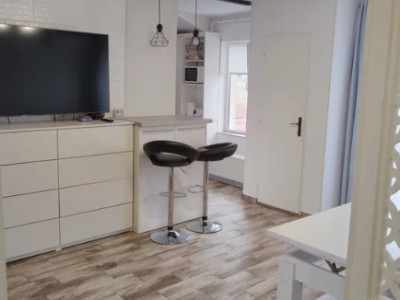 Apartament de 2 camere, 42 MP, 2 locuri de parcare, strada Stejarului