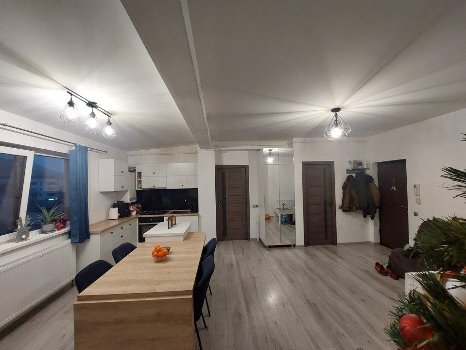 Apartament de 3 camere, de Vanzare, 71 mp, parcare, Zona străzii Tautului 