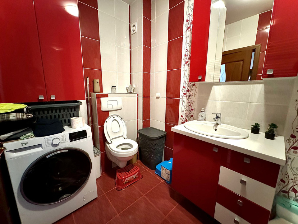 Apartament de 3 camere , 51 mp, zona Stejarului