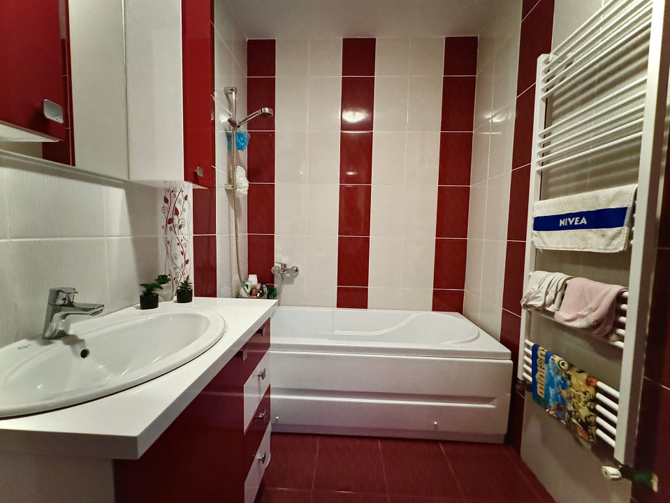 Apartament de 3 camere , 51 mp, zona Stejarului