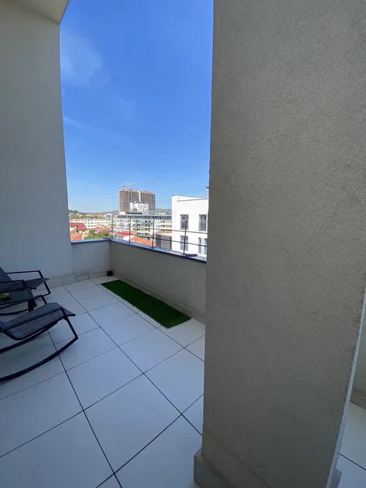 Penthouse cu 2 camere  ,60 mp, zona Centrala