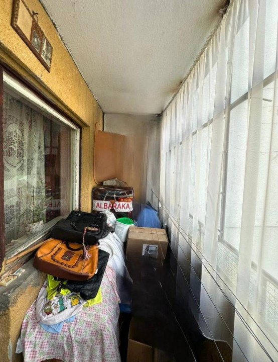 Apartament cu  3camere decomnadate,3 balcoane,boxa si 2 parcari