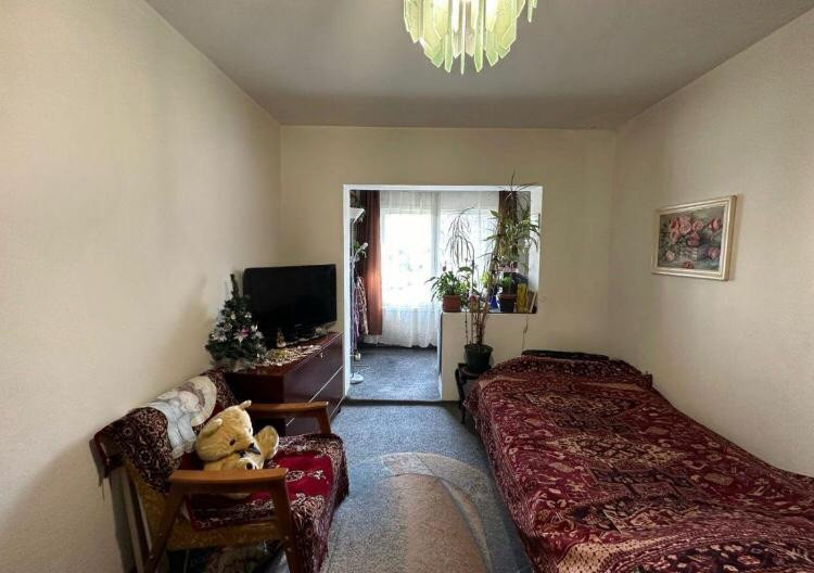 Apartament cu  3camere decomnadate,3 balcoane,boxa si 2 parcari