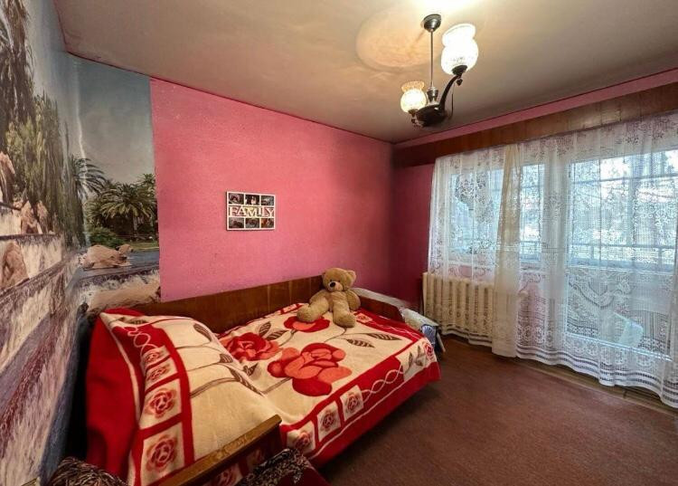 Apartament cu  3camere decomnadate,3 balcoane,boxa si 2 parcari