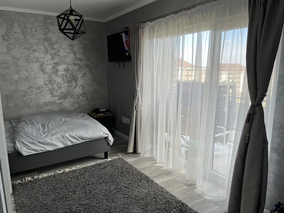 Apartament de 3 camere ultra-lux, 70 mp utili, zona Teilor