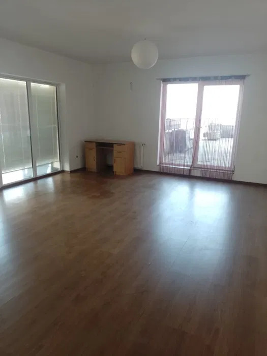 Apartament de 2 camere, 68 mp , Zona Razoare